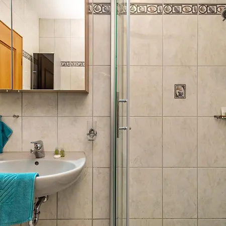 Drei-maedelhaus Ambs 2